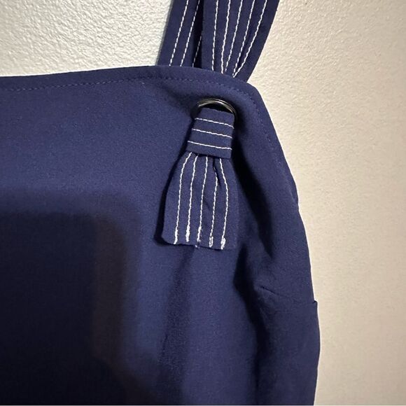 Guess navy top size medium - Picture 3 of 5